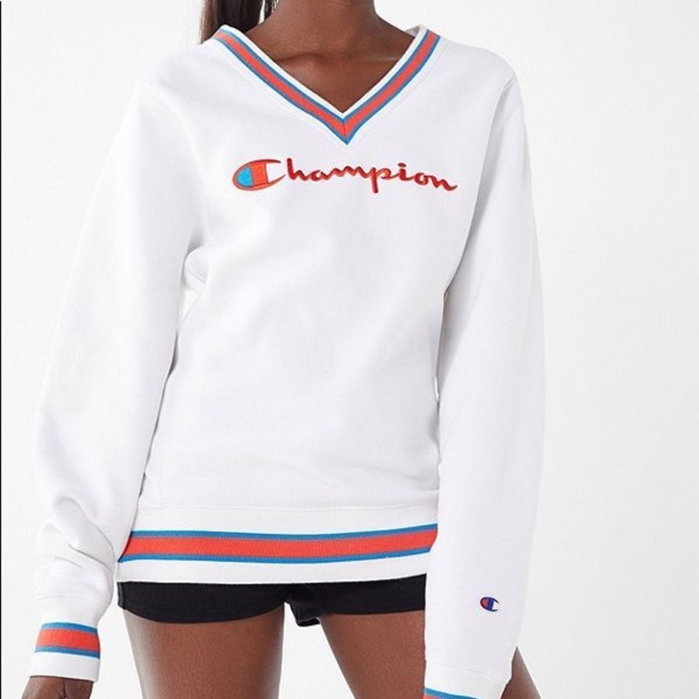 UO exclusive Champion v-neck Sweatshirt